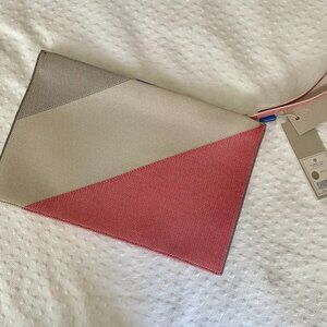 Rothy's Essential Pouch desert sand -NEW- RETIRED